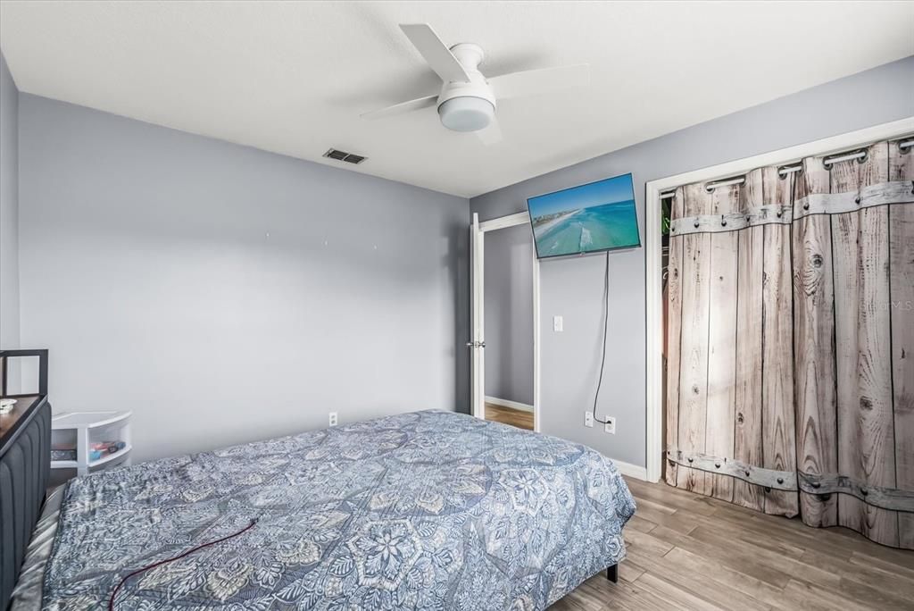 For Sale: $455,000 (3 beds, 2 baths, 1396 Square Feet)