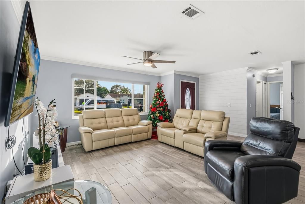 For Sale: $455,000 (3 beds, 2 baths, 1396 Square Feet)