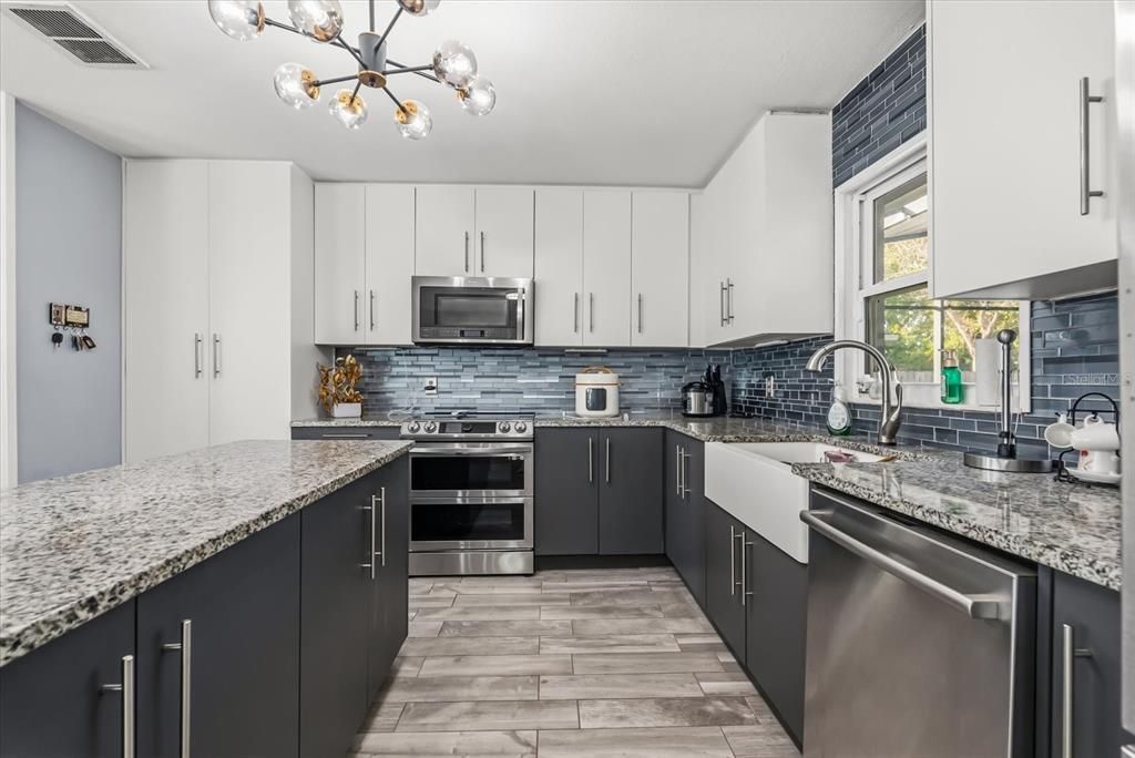 For Sale: $455,000 (3 beds, 2 baths, 1396 Square Feet)