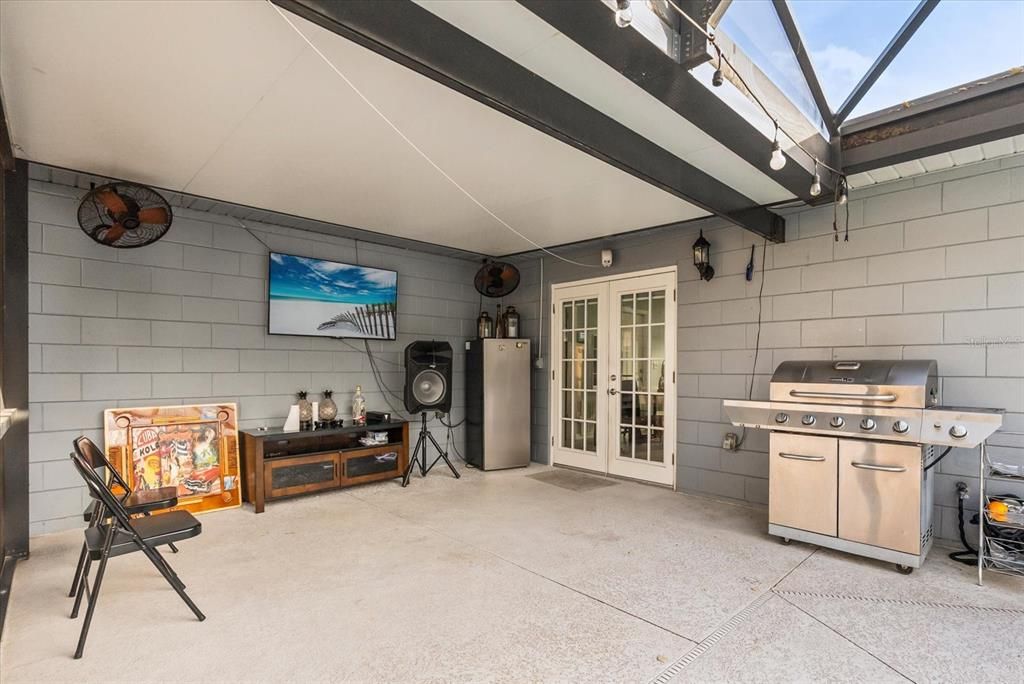 For Sale: $455,000 (3 beds, 2 baths, 1396 Square Feet)