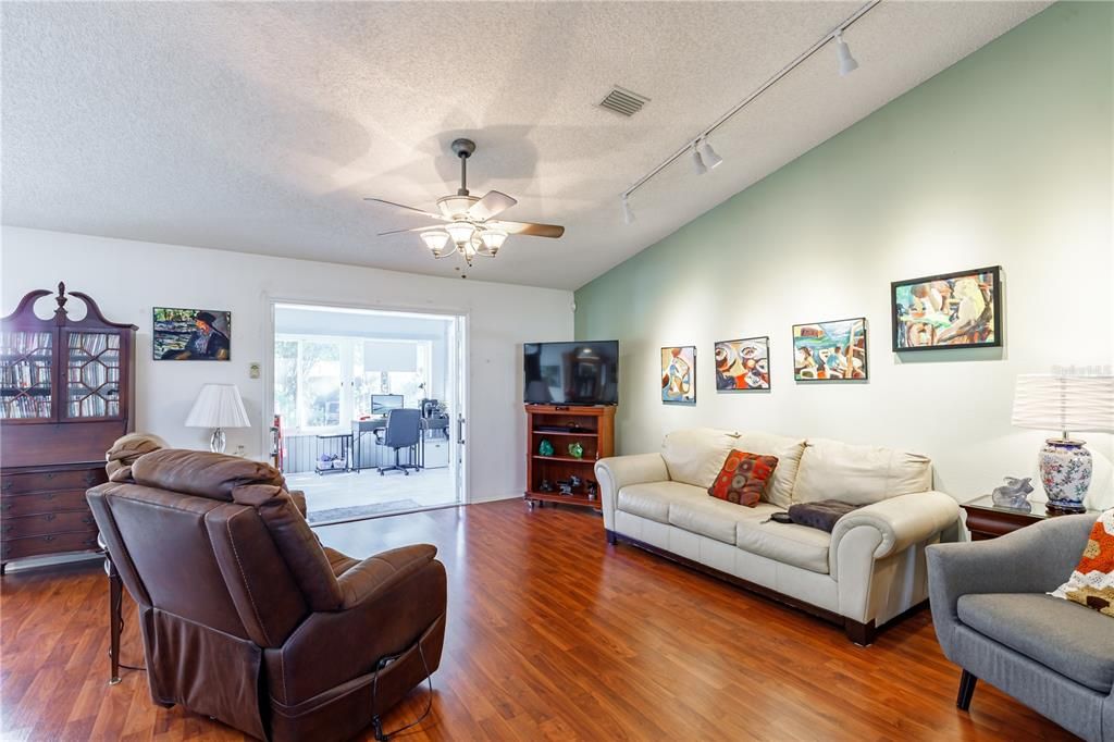 待售: $324,900 (3 贝兹, 2 浴室, 1872 平方英尺)