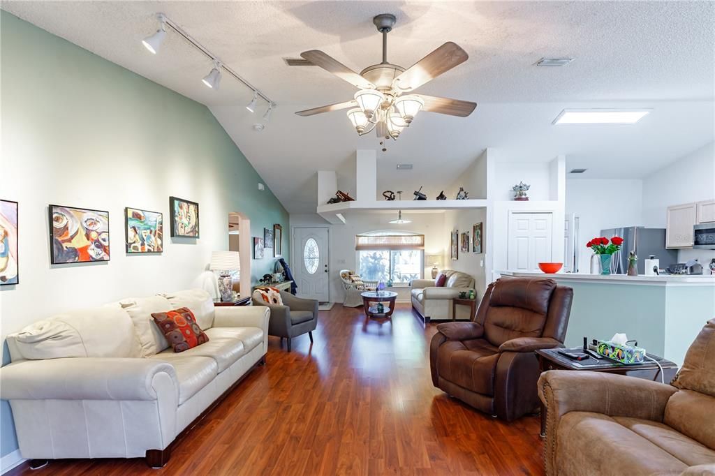 待售: $324,900 (3 贝兹, 2 浴室, 1872 平方英尺)