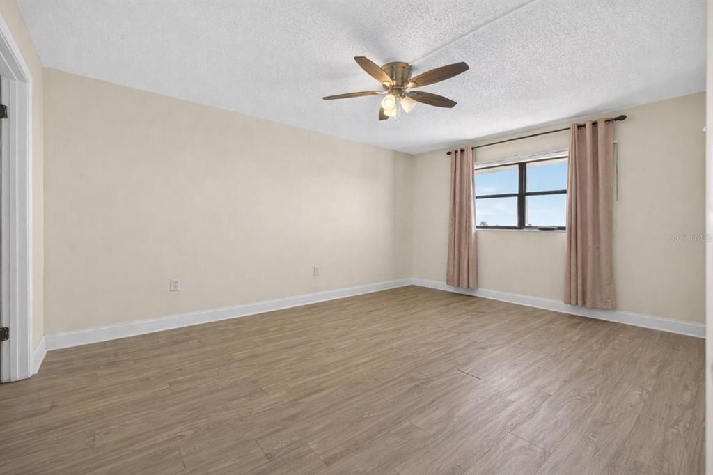 待售: $359,000 (2 贝兹, 2 浴室, 1180 平方英尺)