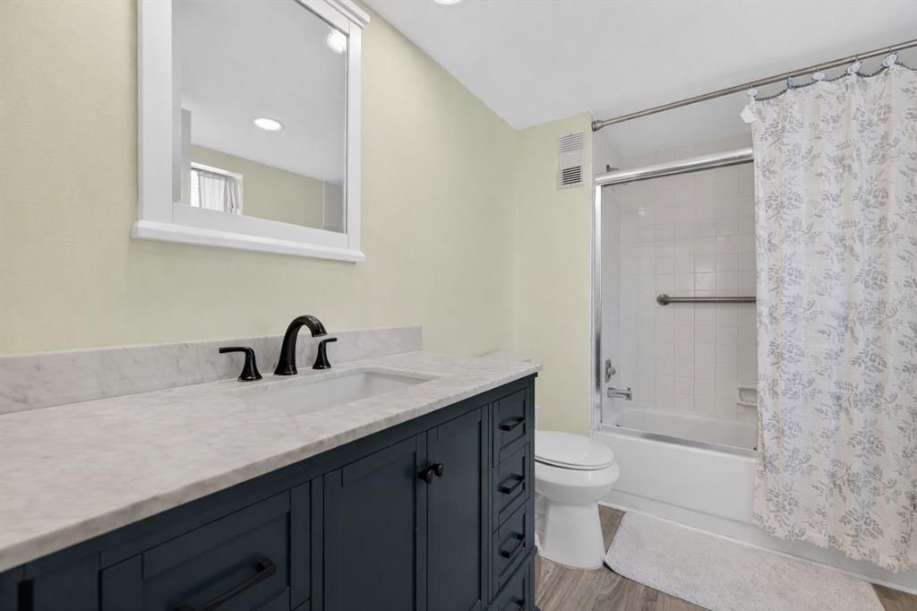 待售: $359,000 (2 贝兹, 2 浴室, 1180 平方英尺)