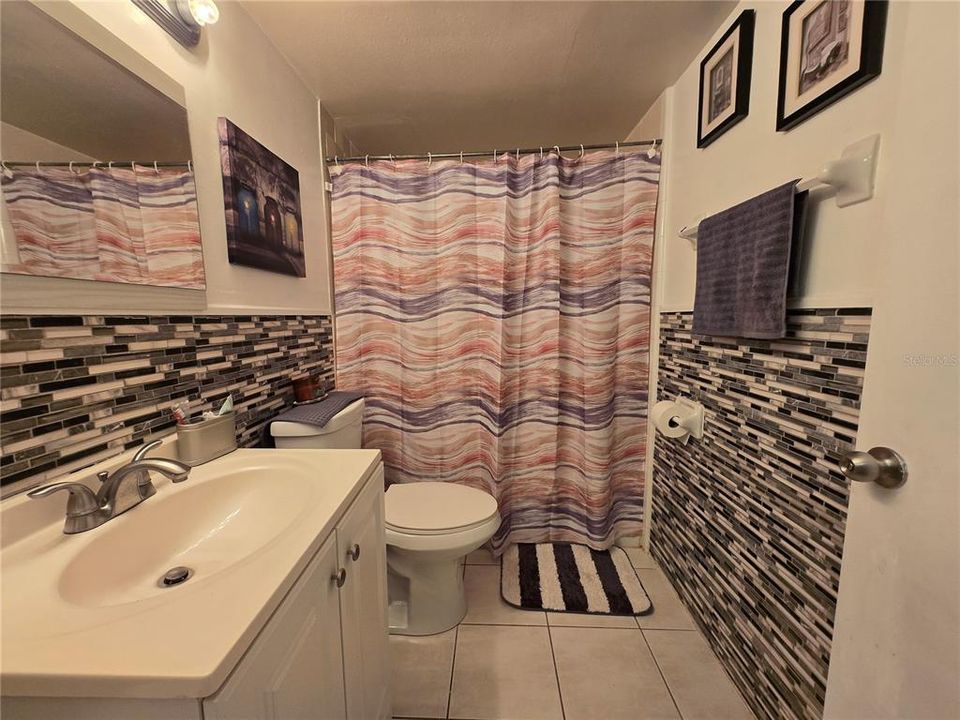 待售: $125,000 (3 贝兹, 2 浴室, 910 平方英尺)