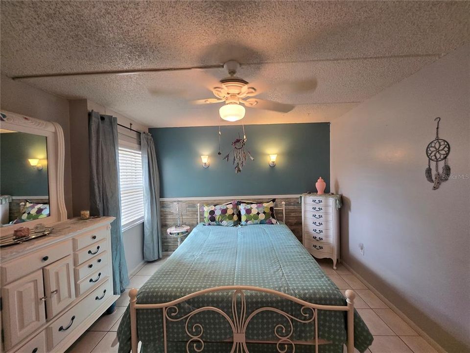 待售: $125,000 (3 贝兹, 2 浴室, 910 平方英尺)