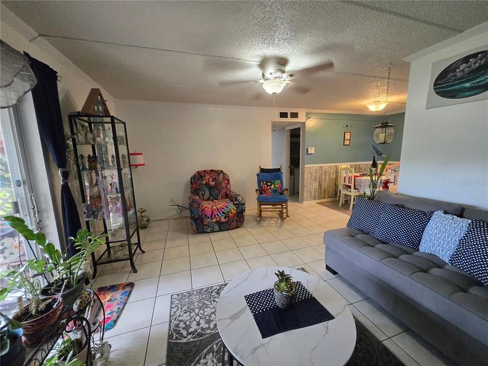 待售: $125,000 (3 贝兹, 2 浴室, 910 平方英尺)