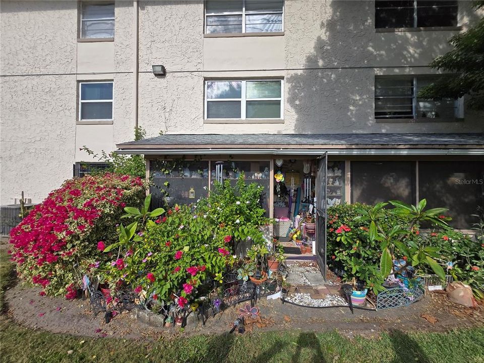 待售: $125,000 (3 贝兹, 2 浴室, 910 平方英尺)