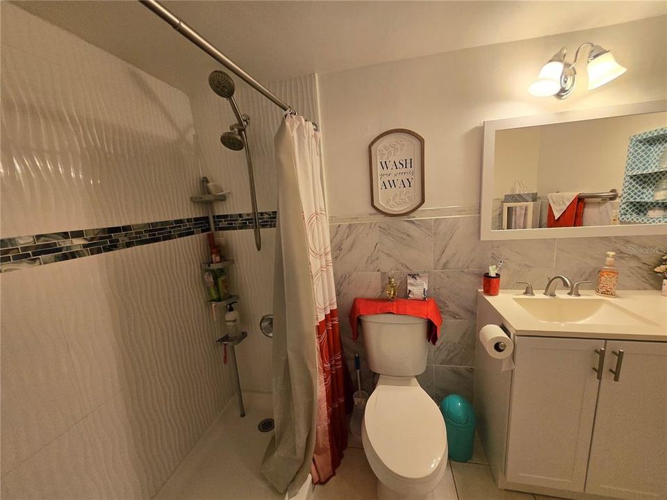 待售: $125,000 (3 贝兹, 2 浴室, 910 平方英尺)