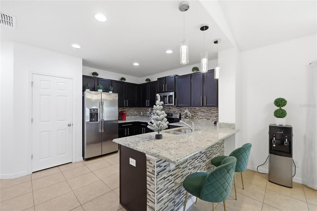For Sale: $355,000 (4 beds, 2 baths, 1704 Square Feet)