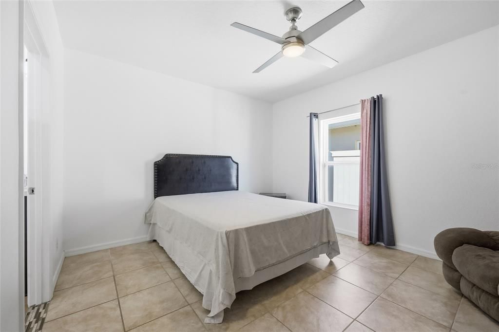 For Sale: $355,000 (4 beds, 2 baths, 1704 Square Feet)