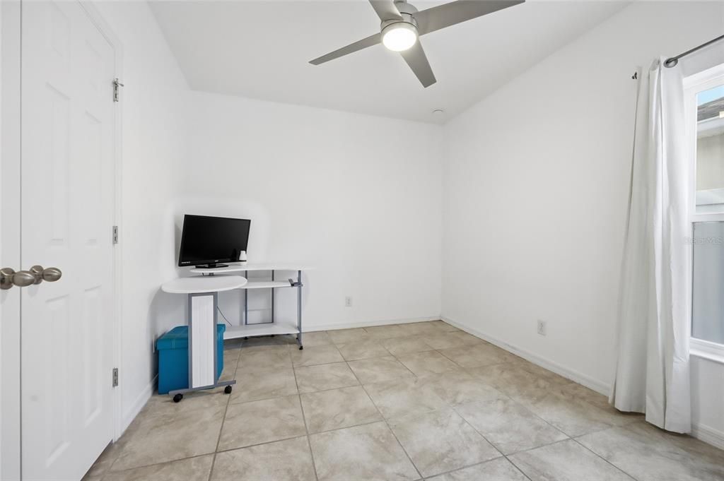 For Sale: $355,000 (4 beds, 2 baths, 1704 Square Feet)