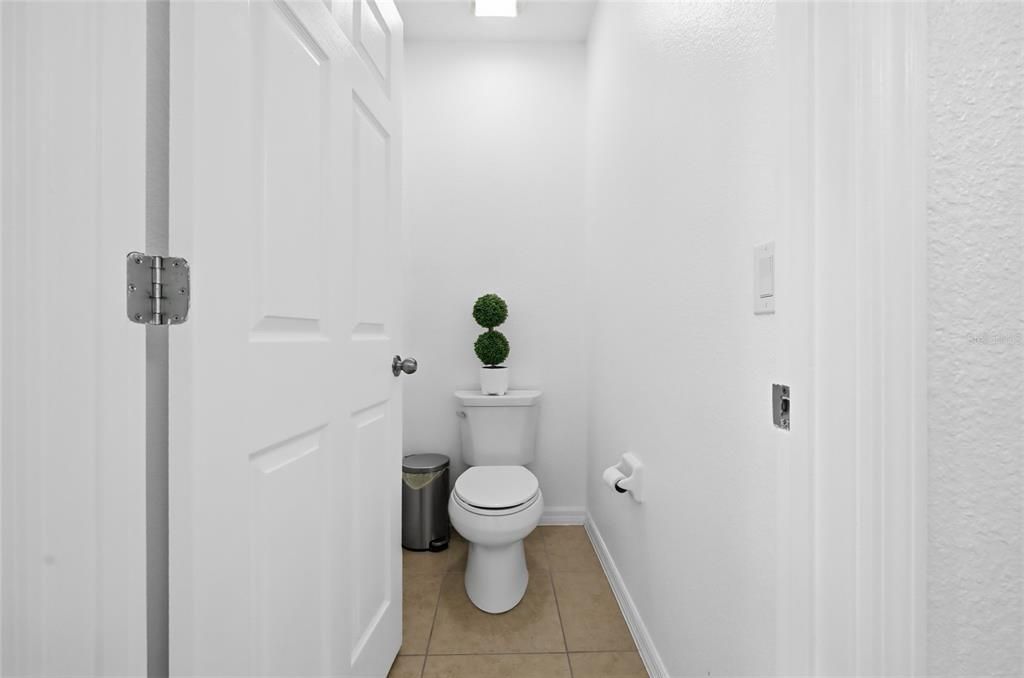 For Sale: $355,000 (4 beds, 2 baths, 1704 Square Feet)