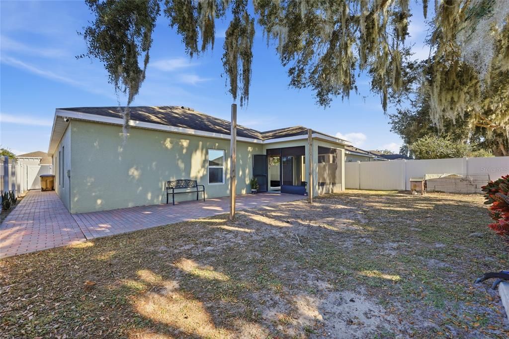 For Sale: $355,000 (4 beds, 2 baths, 1704 Square Feet)