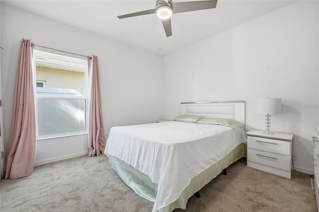 For Sale: $355,000 (4 beds, 2 baths, 1704 Square Feet)