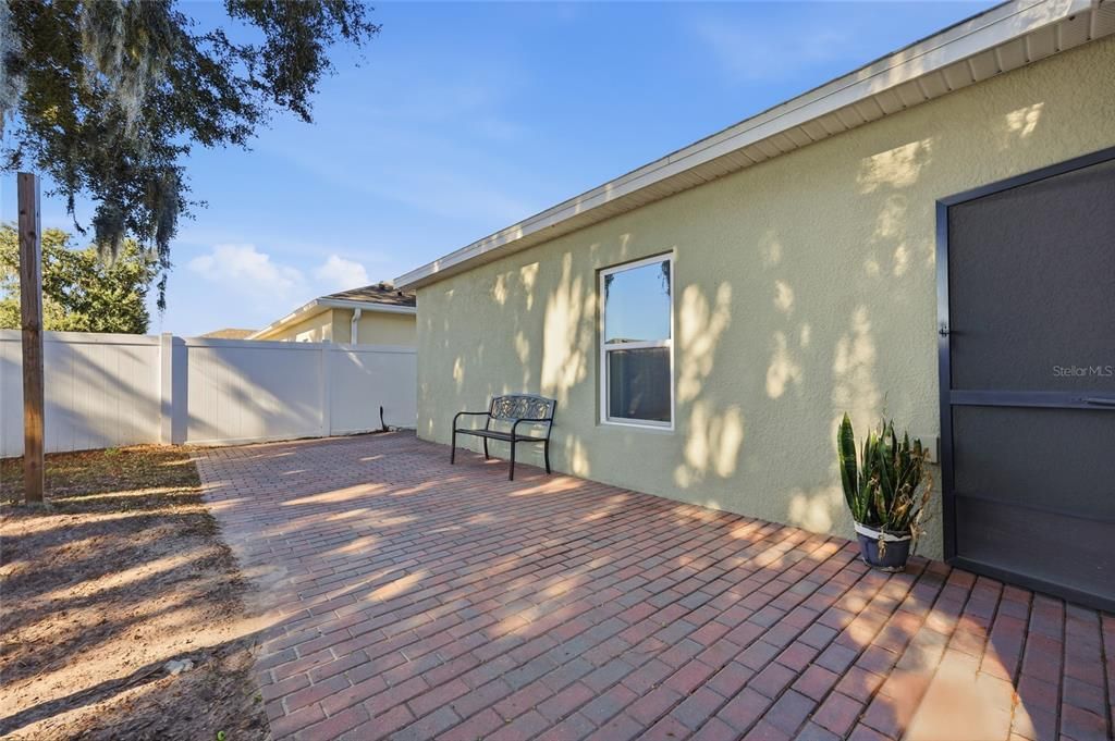 For Sale: $355,000 (4 beds, 2 baths, 1704 Square Feet)