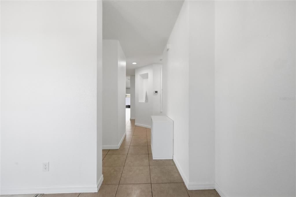 For Sale: $355,000 (4 beds, 2 baths, 1704 Square Feet)