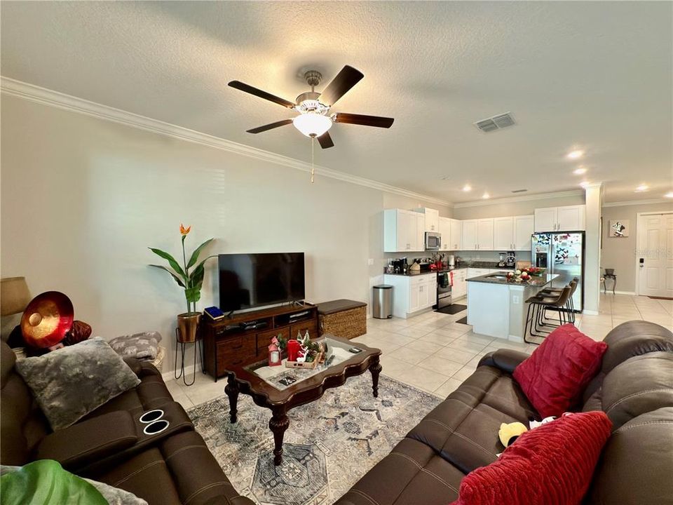 For Sale: $299,000 (3 beds, 2 baths, 1760 Square Feet)