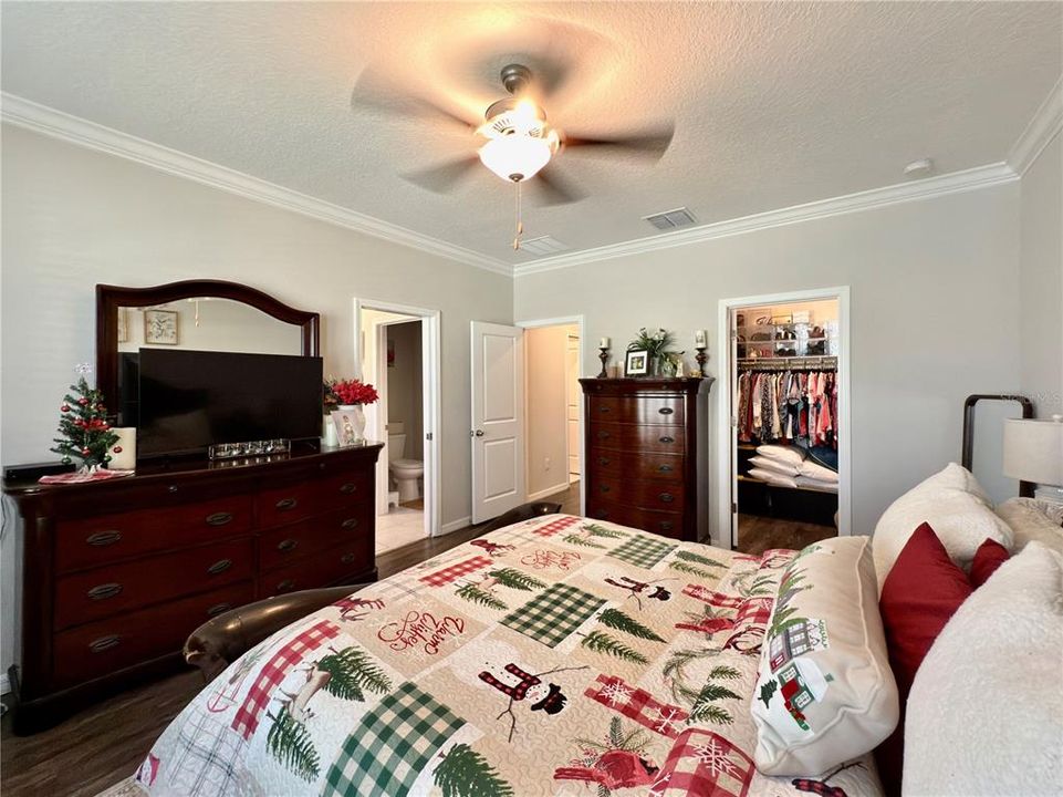 For Sale: $299,000 (3 beds, 2 baths, 1760 Square Feet)