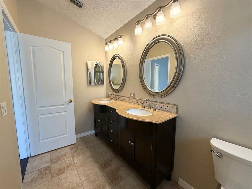 En Renta: $2,600 (3 camas, 2 baños, 1569 Pies cuadrados)