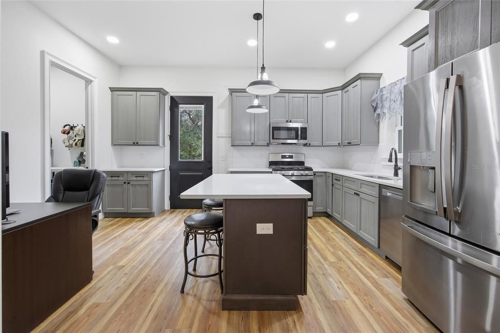 For Sale: $1,100,000 (4 beds, 3 baths, 3171 Square Feet)