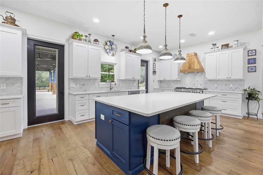 For Sale: $1,100,000 (4 beds, 3 baths, 3171 Square Feet)