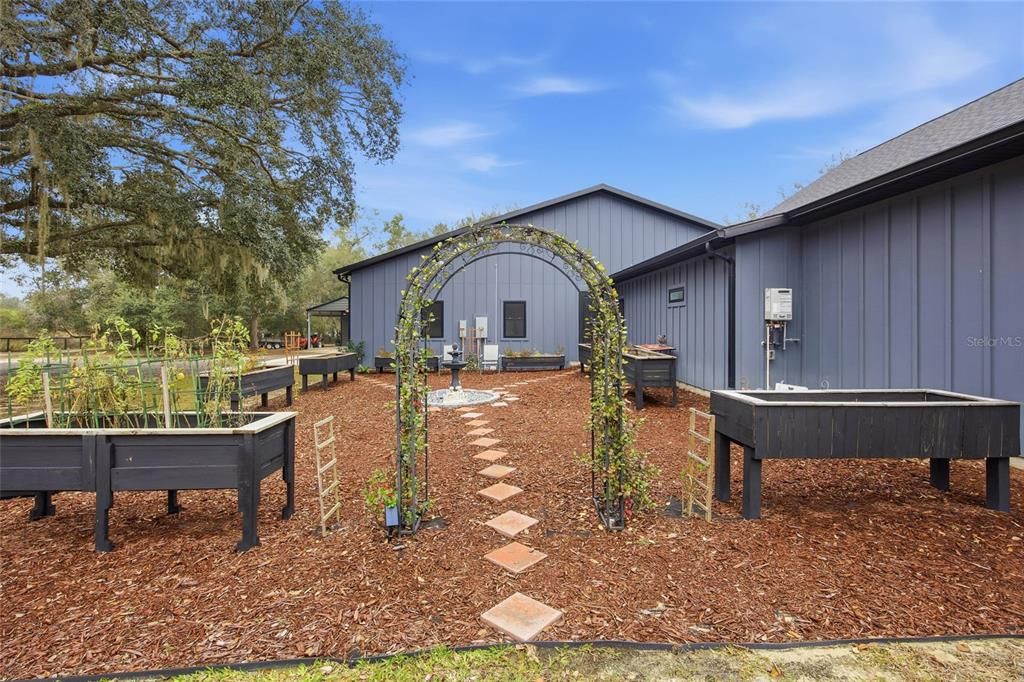 For Sale: $1,100,000 (4 beds, 3 baths, 3171 Square Feet)