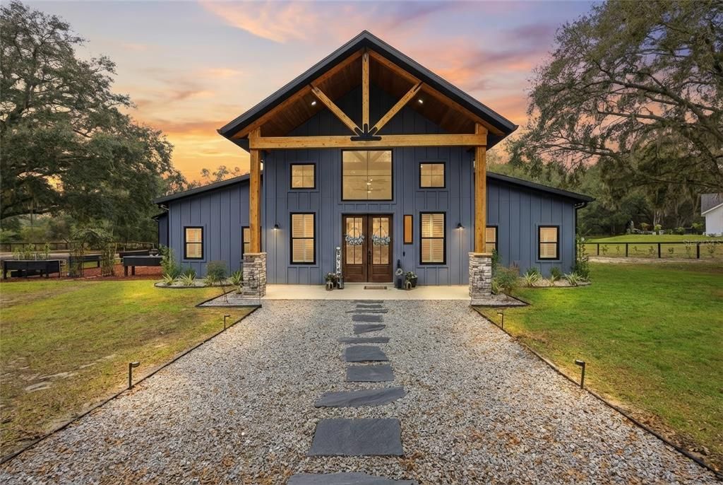 For Sale: $1,100,000 (4 beds, 3 baths, 3171 Square Feet)