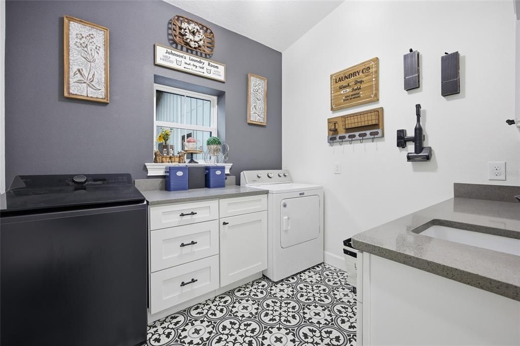 For Sale: $1,100,000 (4 beds, 3 baths, 3171 Square Feet)