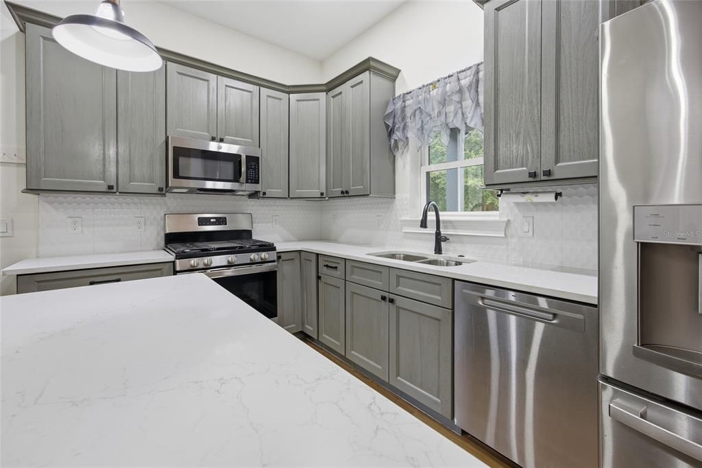 For Sale: $1,100,000 (4 beds, 3 baths, 3171 Square Feet)