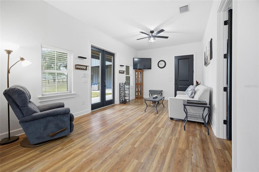 For Sale: $1,100,000 (4 beds, 3 baths, 3171 Square Feet)