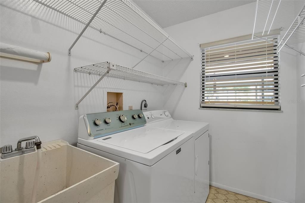 На продажу: $155,000 (2 спален, 2 ванн, 1222 Квадратных фут)