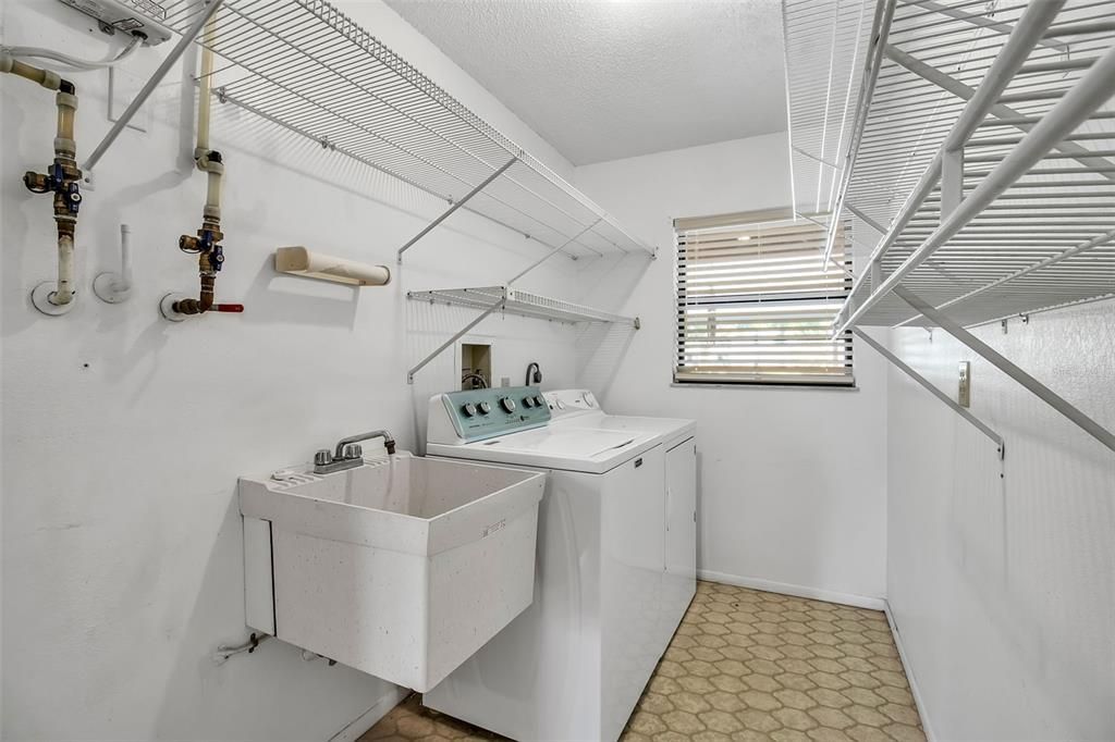 На продажу: $155,000 (2 спален, 2 ванн, 1222 Квадратных фут)