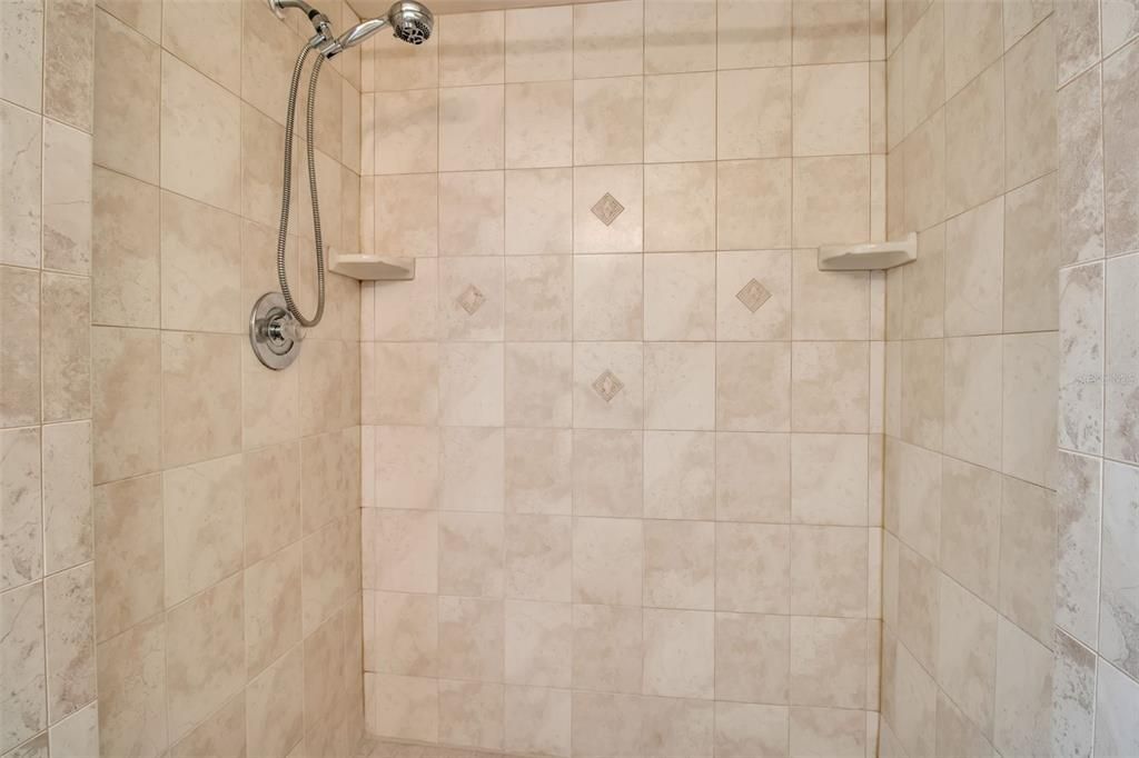 На продажу: $155,000 (2 спален, 2 ванн, 1222 Квадратных фут)