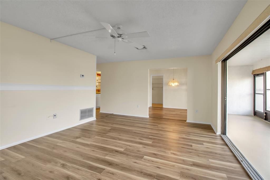 На продажу: $155,000 (2 спален, 2 ванн, 1222 Квадратных фут)