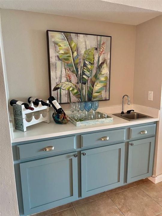 For Sale: $869,000 (2 beds, 2 baths, 1387 Square Feet)