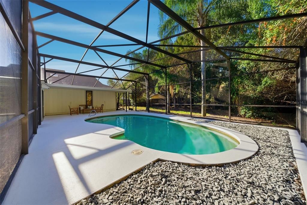 For Sale: $550,000 (4 beds, 2 baths, 2369 Square Feet)