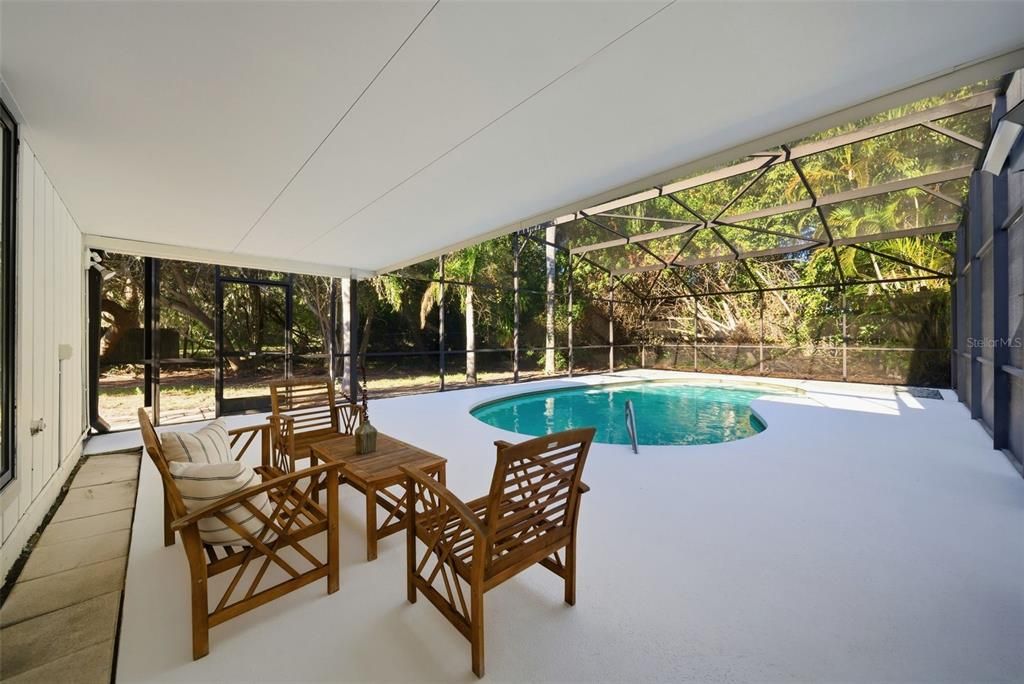 For Sale: $550,000 (4 beds, 2 baths, 2369 Square Feet)