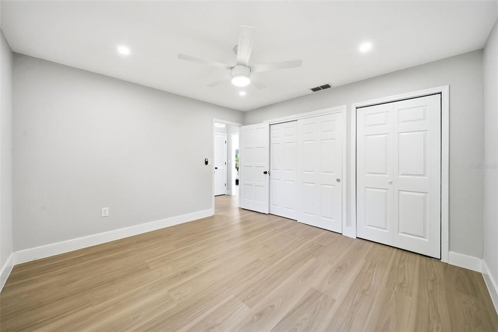 For Sale: $550,000 (4 beds, 2 baths, 2369 Square Feet)