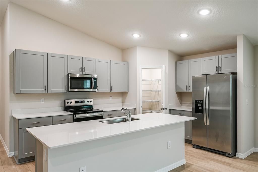 Active With Contract: $380,120 (4 beds, 3 baths, 2292 Square Feet)