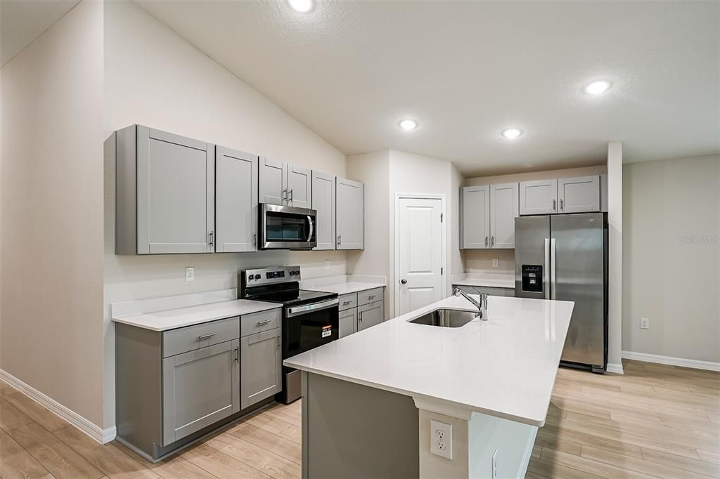 Active With Contract: $380,120 (4 beds, 3 baths, 2292 Square Feet)