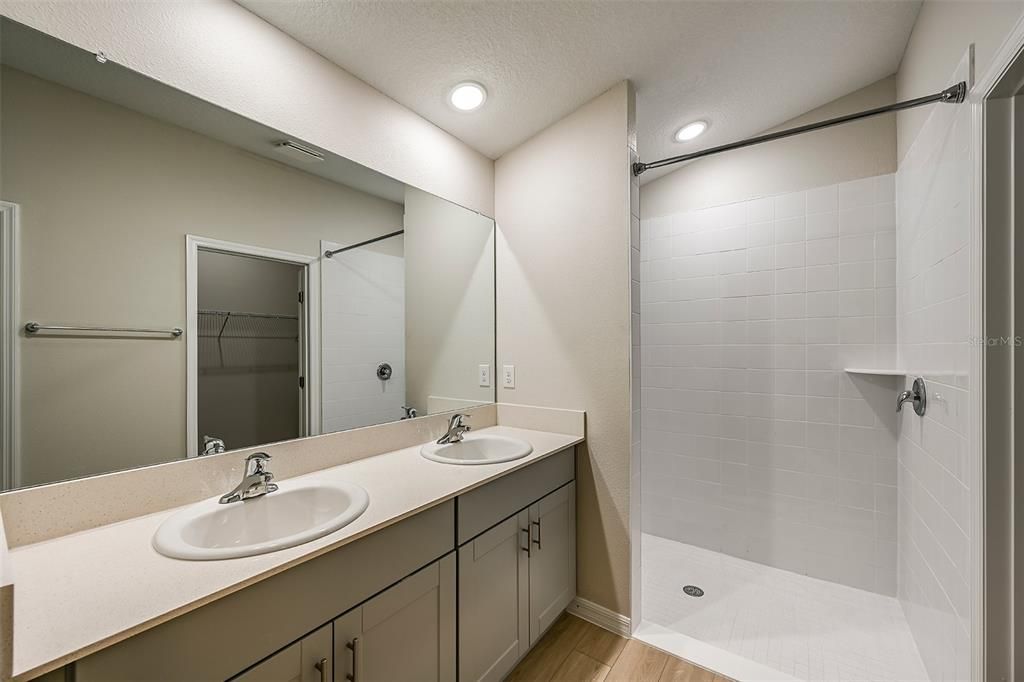 Active With Contract: $380,120 (4 beds, 3 baths, 2292 Square Feet)