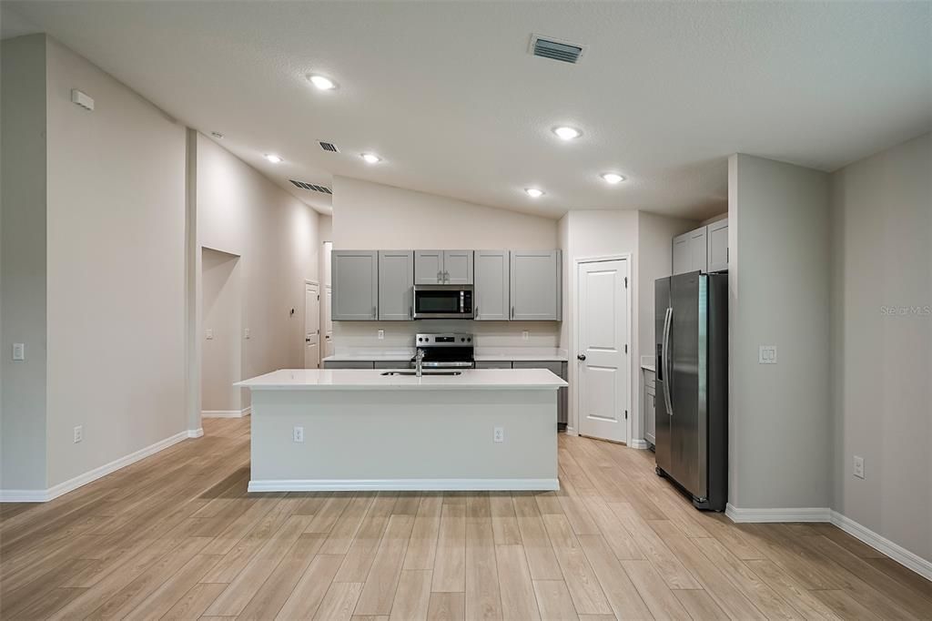 Active With Contract: $380,120 (4 beds, 3 baths, 2292 Square Feet)