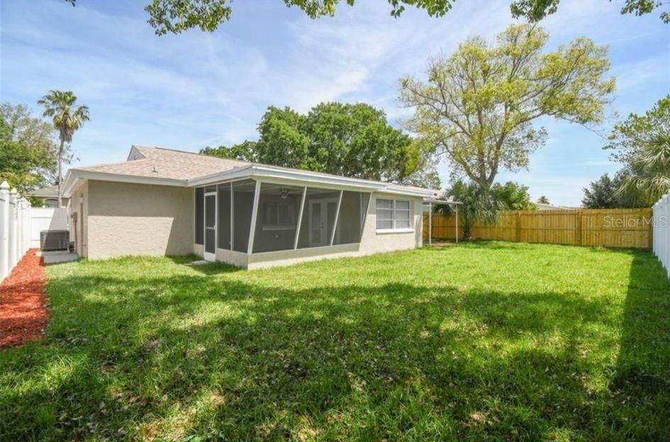 出租: $2,000 (3 贝兹, 2 浴室, 1068 平方英尺)