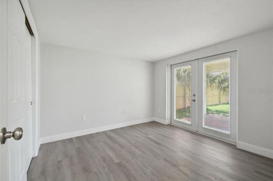 出租: $2,000 (3 贝兹, 2 浴室, 1068 平方英尺)