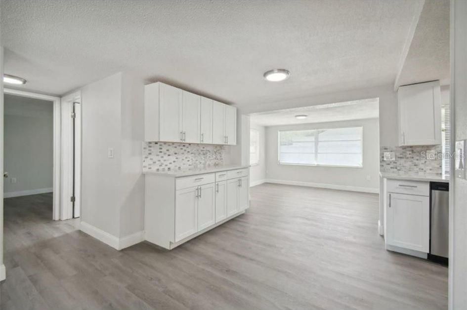 出租: $2,000 (3 贝兹, 2 浴室, 1068 平方英尺)