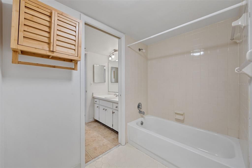 En Venta: $255,000 (2 camas, 2 baños, 1440 Pies cuadrados)