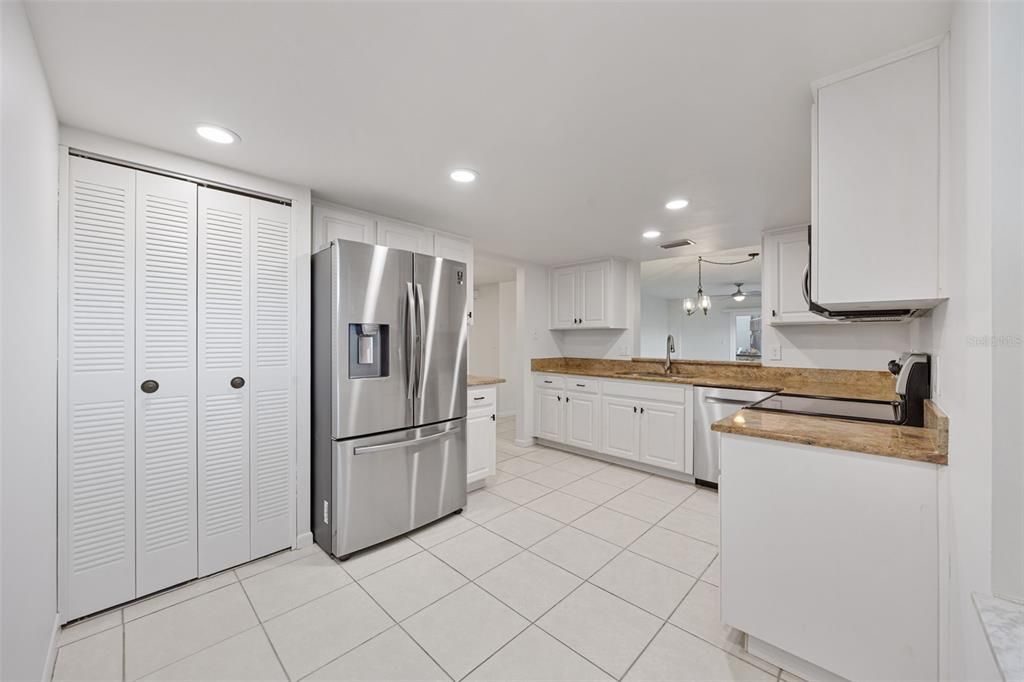 En Venta: $255,000 (2 camas, 2 baños, 1440 Pies cuadrados)