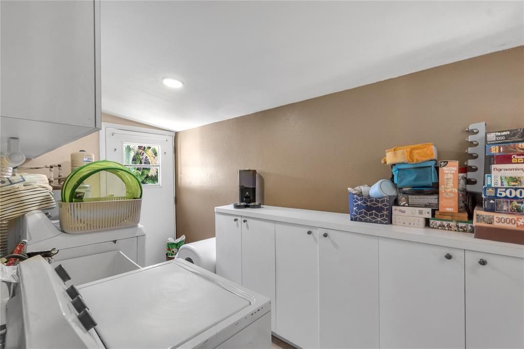 For Sale: $425,000 (2 beds, 2 baths, 1246 Square Feet)
