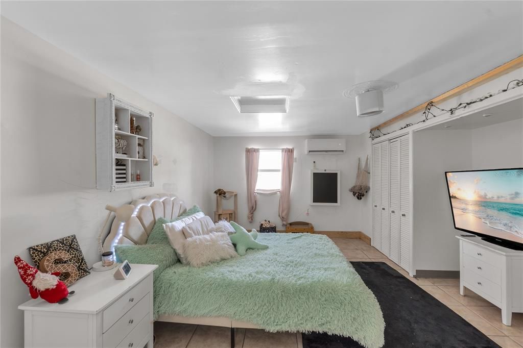 For Sale: $425,000 (2 beds, 2 baths, 1246 Square Feet)